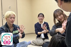 図書館おはなしのへやで大学生と手話あそび【ぷちカル】